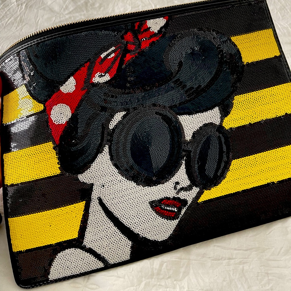 Alice+Olivia wristlet clutch - beautiful stace face sequin design